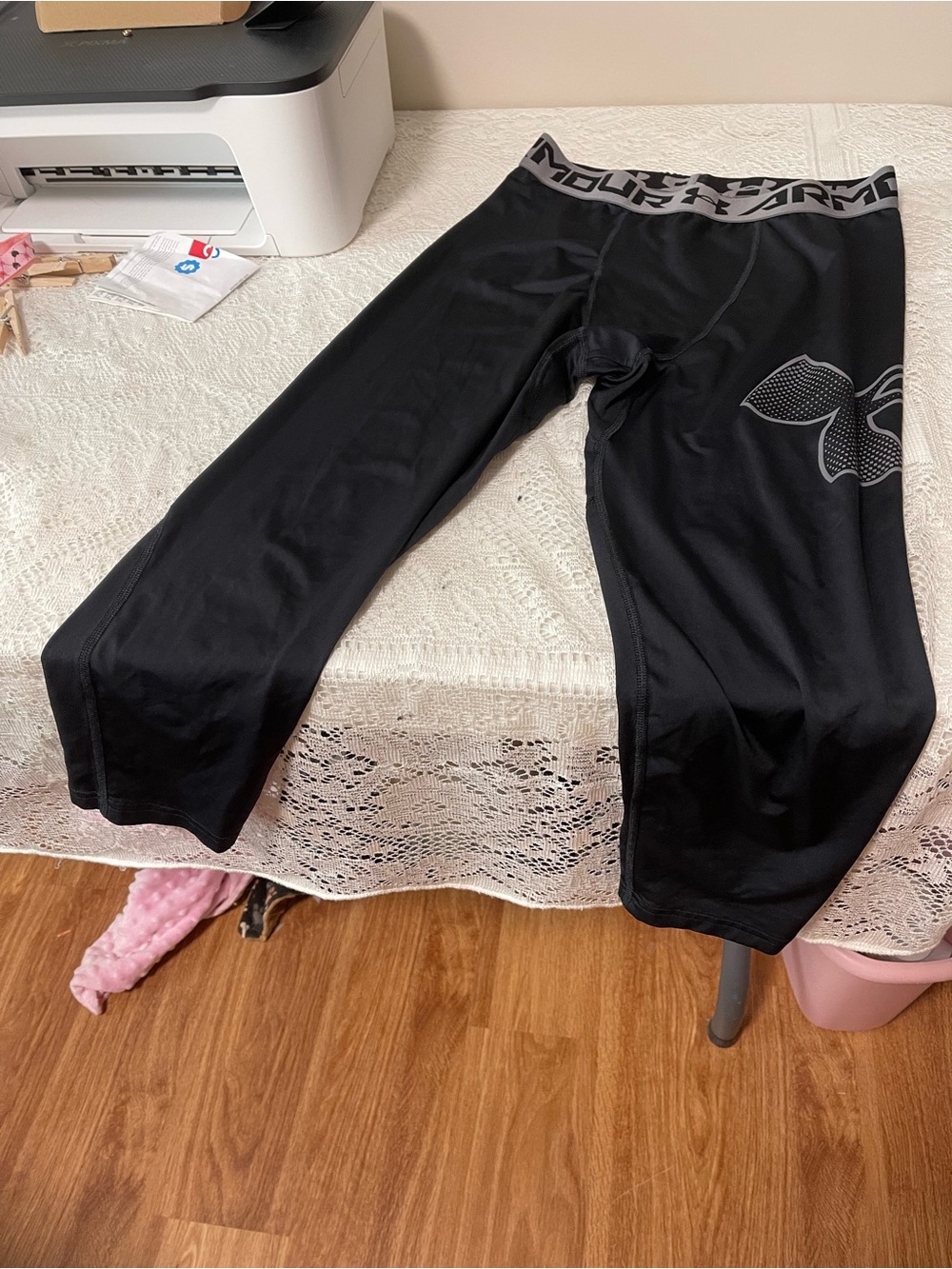 Under Armour Black Girls' Cropped Athletic Leggings with Gray Logo Waistband